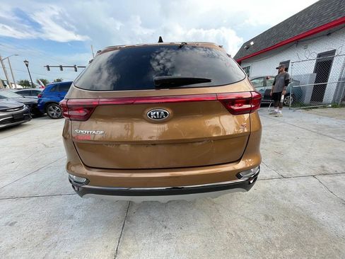 Used 2020 Kia Sportage S w/ S FWD Sunroof Package image 5