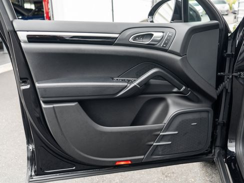 Used 2015 Porsche Cayenne S AWD/4WD image 10
