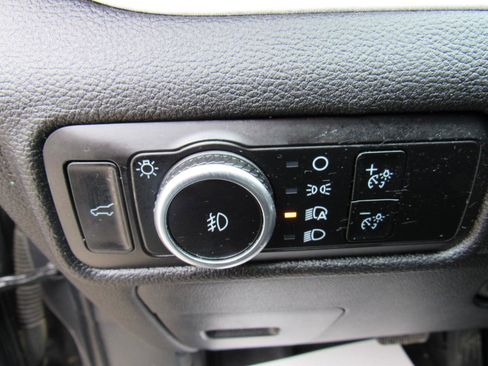 Used 2023 Ford Explorer XLT w/ Equipment Group 202A image 11