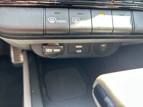 Used 2025 Hyundai Elantra Sport FWD image 14
