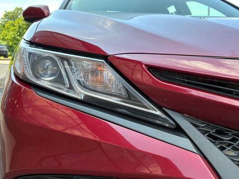 Used 2018 Toyota Camry SE FWD image 34