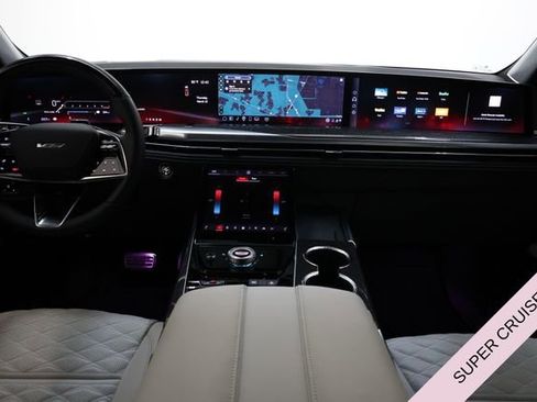 Used 2026 Cadillac Escalade V AWD/4WD image 17