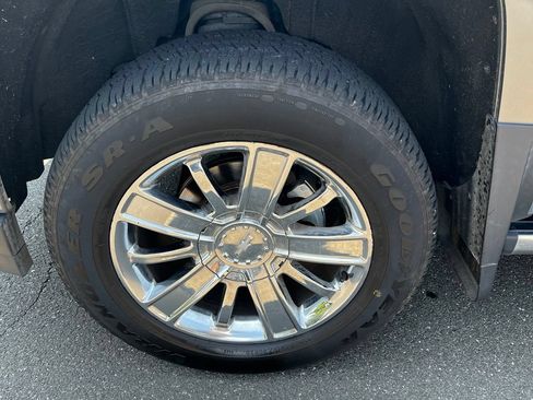 Used 2017 Chevrolet Silverado 1500 High Country AWD/4WD image 9