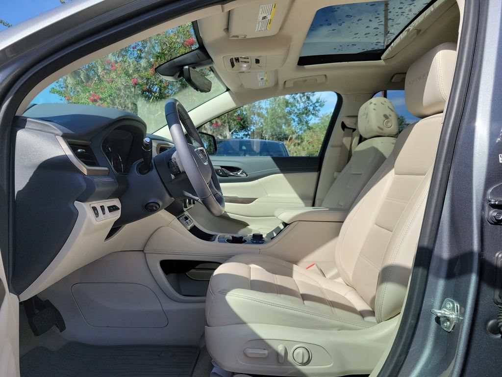 Used 2020 GMC Acadia Denali w/ Technology Package FWD image 22