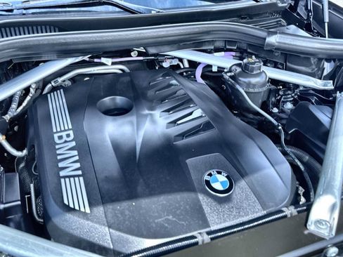 Used 2026 BMW X5 xDrive40i w/ M Sport Package AWD/4WD image 12