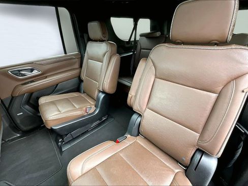 Used 2021 Chevrolet Suburban High Country AWD/4WD image 25