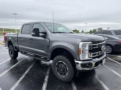 Used 2025 Ford F350 XLT w/ Tremor Off-Road Package AWD/4WD image 4