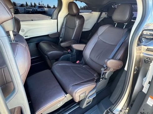 Certified 2023 Toyota Sienna Platinum image 16