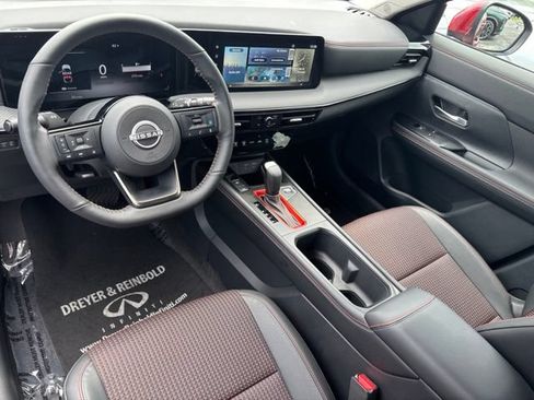 Used 2025 Nissan Kicks SR w/ SR Premium Package AWD/4WD image 18