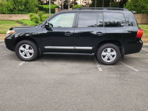 Used 2013 Toyota Land Cruiser image 1
