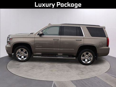 Used 2017 Chevrolet Tahoe LT w/ LT Signature Package image 5