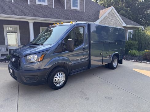 Used 2025 Ford Transit 350 DRW RWD image 2