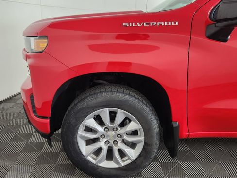 Used 2019 Chevrolet Silverado 1500 Custom w/ Custom Convenience Package AWD/4WD image 9