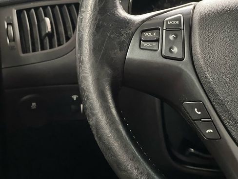 Used 2011 Hyundai Genesis 3.8 image 25