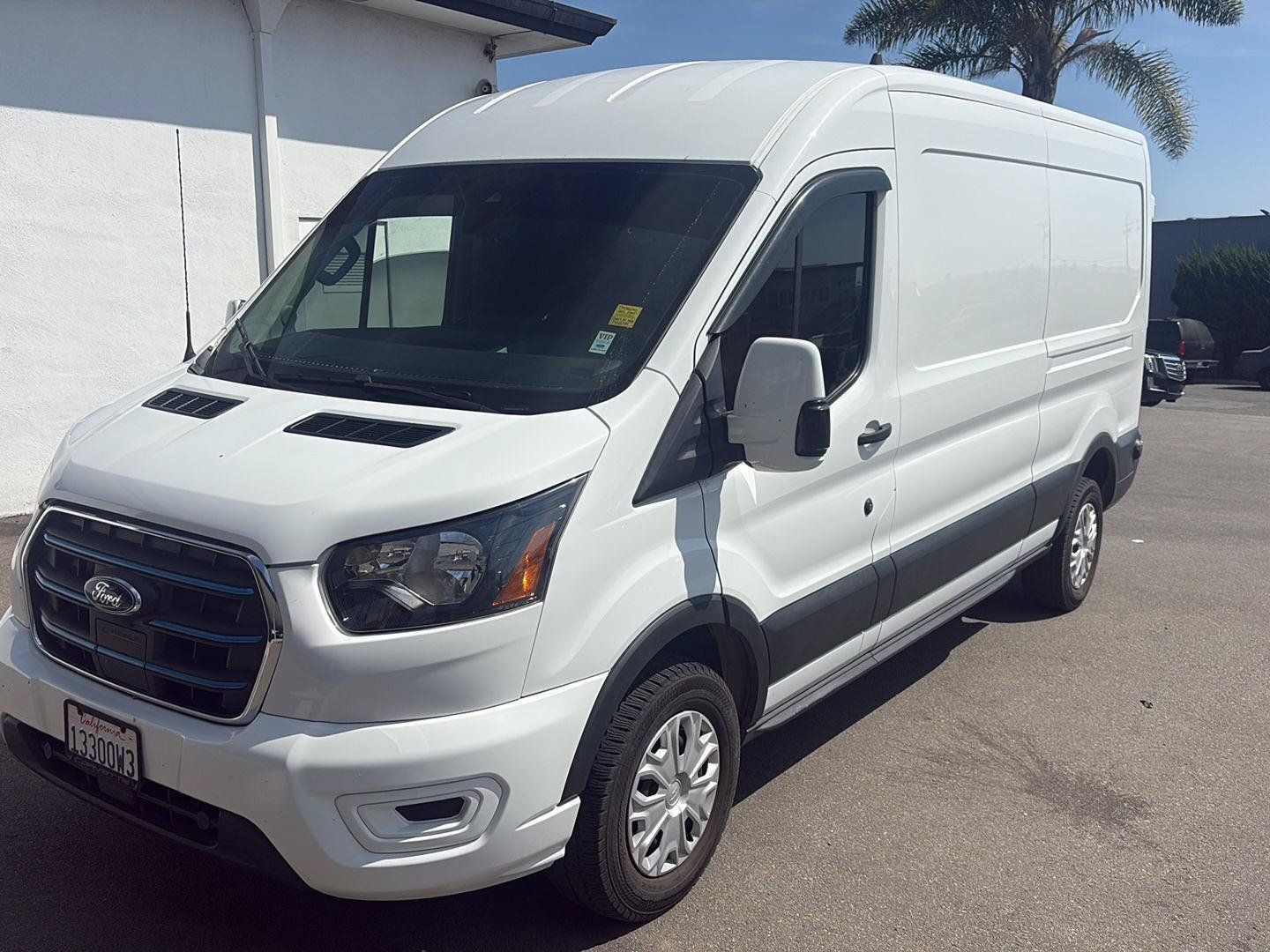 Used 2023 Ford E-Transit Medium Roof RWD image 1