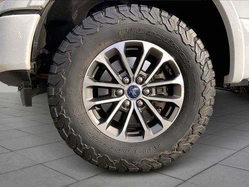 Used 2019 Ford F150 XLT w/ Equipment Group 302A Luxury image 11