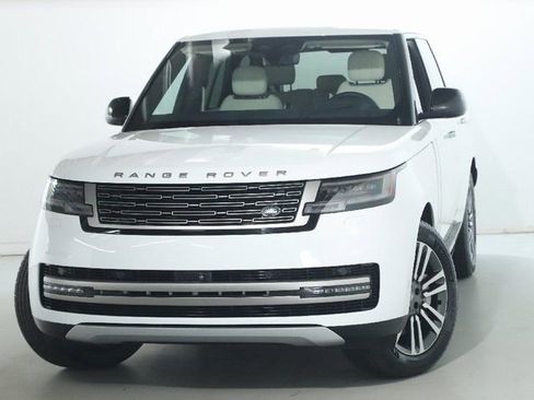 Used 2024 Land Rover Range Rover SE AWD/4WD image 3