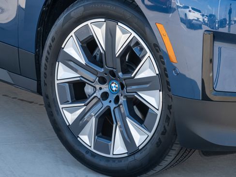 Certified 2025 BMW iX xDrive50 image 9