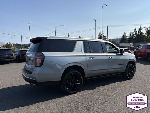 Used 2023 Chevrolet Suburban High Country AWD/4WD image 6