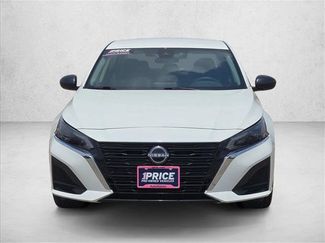 Used 2025 Nissan Altima 2.5 SV FWD video 2