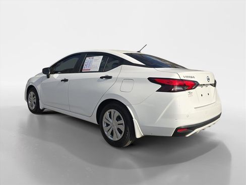 Used 2021 Nissan Versa S image 3