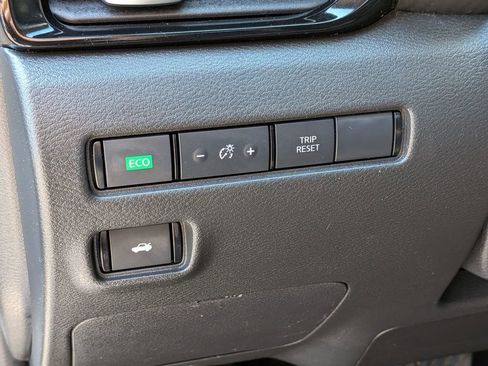 Used 2021 Nissan Sentra SR FWD image 14