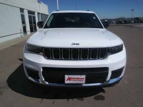 Used 2022 Jeep Grand Cherokee L Limited image 3