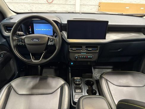 Used 2025 Ford Maverick Lobo AWD/4WD image 14