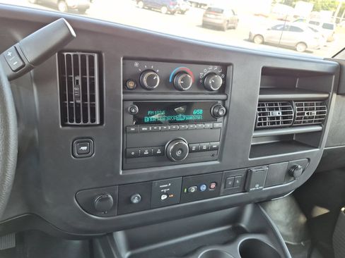 Used 2024 Chevrolet Express 3500 Extended RWD image 13