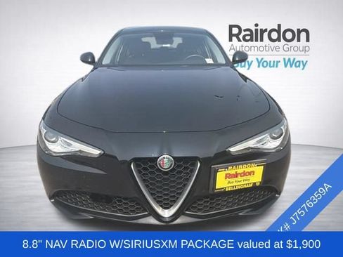Used 2018 Alfa Romeo Giulia RWD image 2