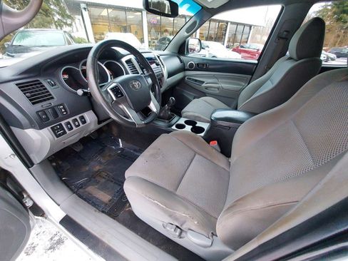 Used 2012 Toyota Tacoma 4WD Double Cab V6 MT (Natl) image 7