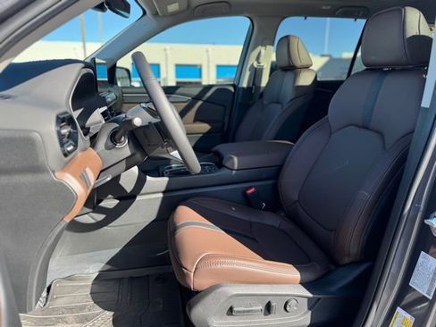 New 2026 Honda Pilot Touring image 10