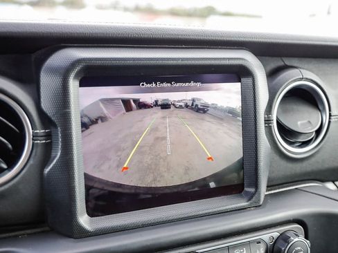 Used 2023 Jeep Wrangler Unlimited Sahara AWD/4WD image 29