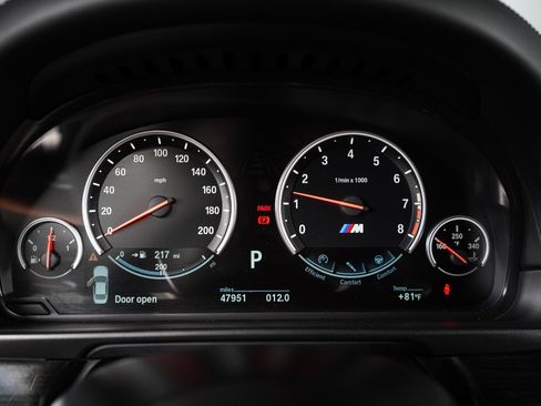 Used 2014 BMW M5 RWD image 58