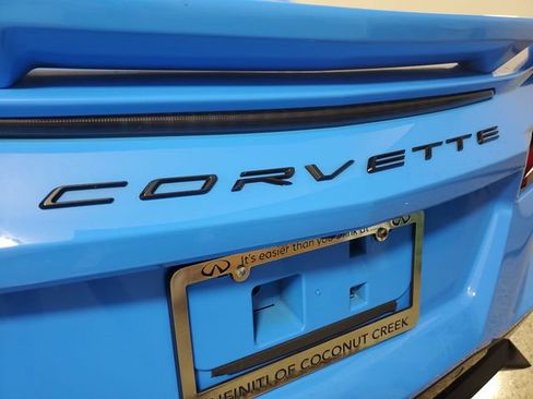 Used 2023 Chevrolet Corvette Stingray Premium Conv w/ Z51 Performance Package RWD image 6