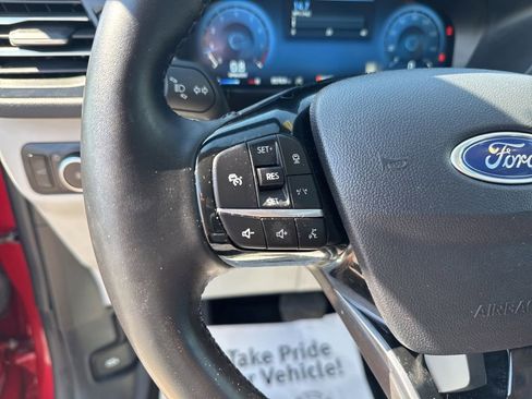 Used 2025 Ford Escape Platinum w/ Premium Technology Package AWD/4WD image 16