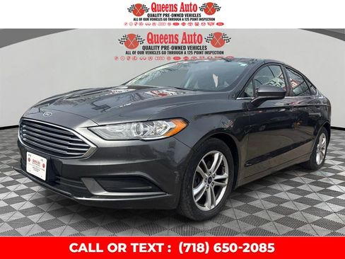 Used 2018 Ford Fusion SE image 2