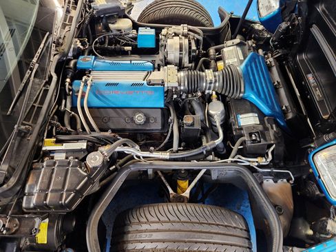 Used 1994 Chevrolet Corvette Coupe image 11