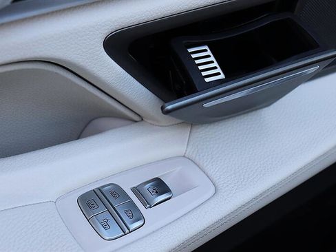 Used 2016 BMW 740i RWD image 19
