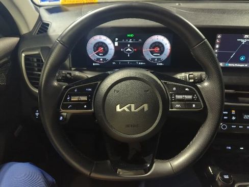 Certified 2024 Kia Seltos SX w/ SX Sunroof Package AWD/4WD image 10