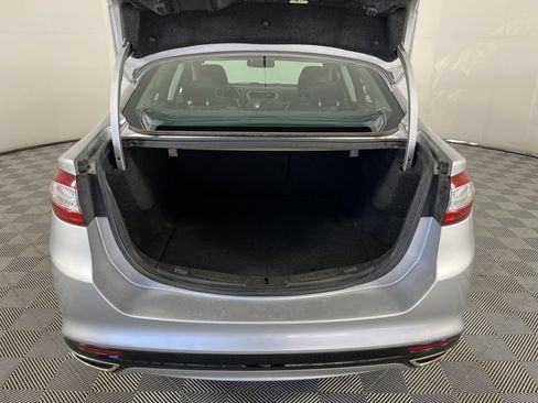 Used 2016 Ford Fusion SE w/ Equipment Group 202A image 26