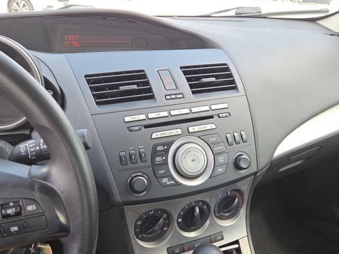 Used 2011 MAZDA MAZDA3 i Touring FWD image 24