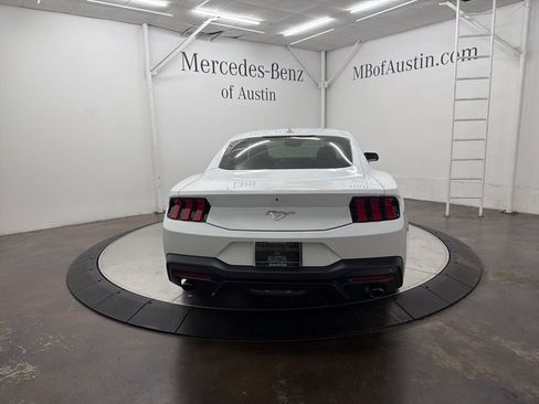 Used 2025 Ford Mustang Coupe image 6
