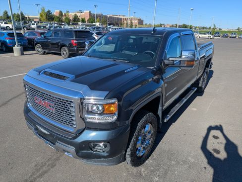 Used 2017 GMC Sierra 3500 Denali w/ Duramax Plus Package AWD/4WD image 8