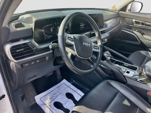 Certified 2024 Kia Telluride S w/ S Sunroof Package AWD/4WD image 9