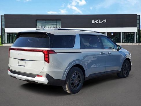 New 2026 Kia Carnival EX FWD image 4