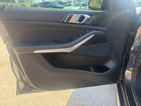 Used 2021 BMW X5 xDrive40i w/ M Sport Package image 9