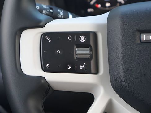Used 2025 Land Rover Defender 110 S AWD/4WD image 19