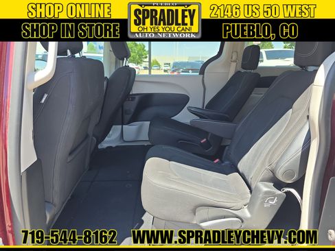 Used 2023 Chrysler Voyager LX FWD image 5