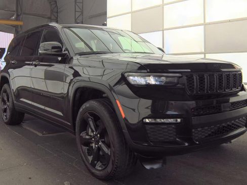 Used 2024 Jeep Grand Cherokee L Limited w/ Black Appearance Package image 2